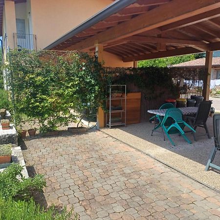 Cascina Legnago Trilocale A 6 Chilometri Da Salo' Daire Villanuova sul clisi Dış mekan fotoğraf