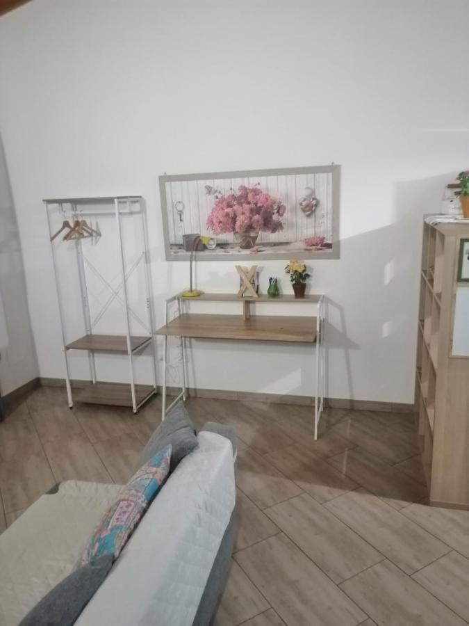 Cascina Legnago Trilocale A 6 Chilometri Da Salo' Daire Villanuova sul clisi Dış mekan fotoğraf