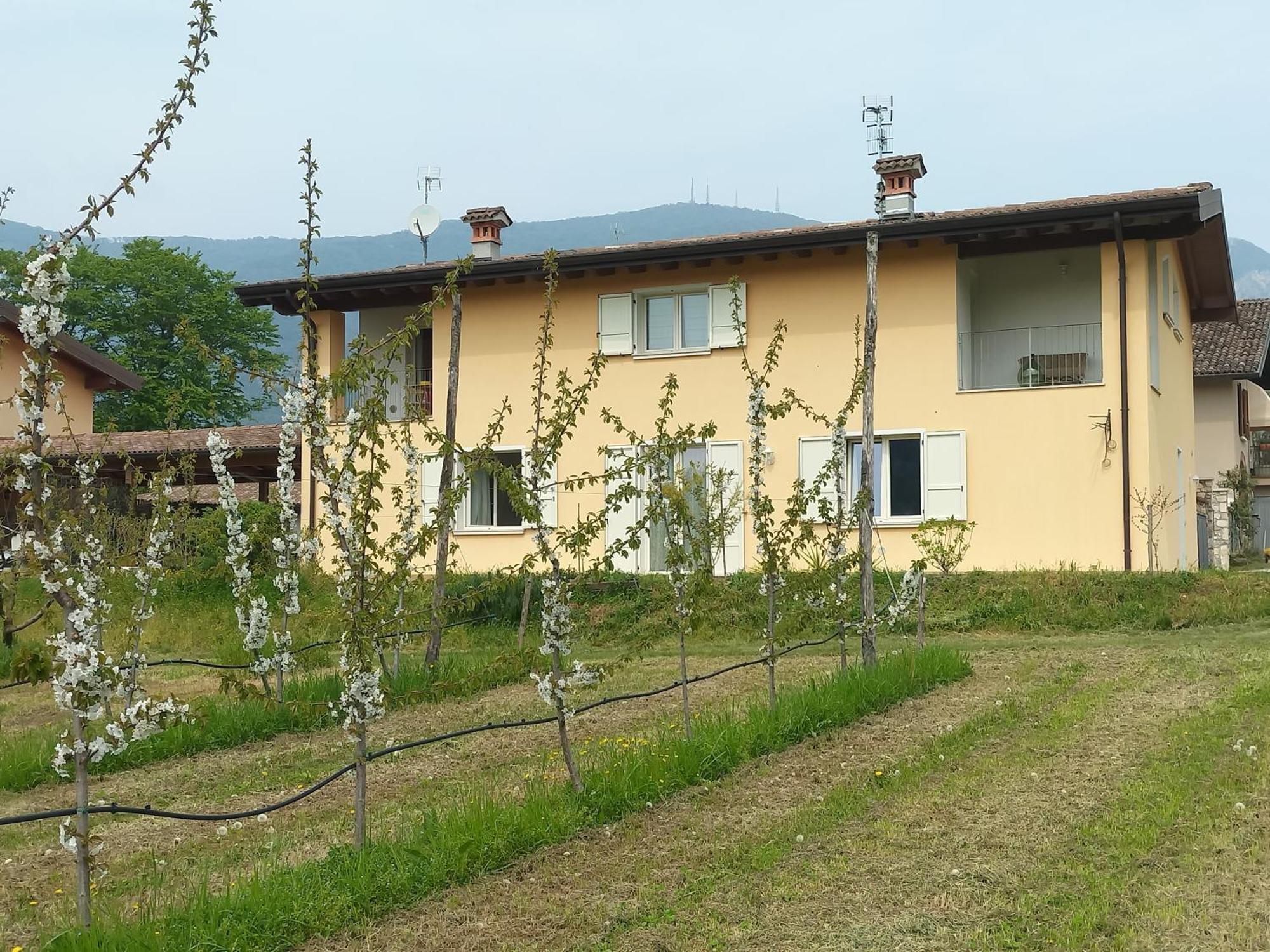 Cascina Legnago Trilocale A 6 Chilometri Da Salo' Daire Villanuova sul clisi Dış mekan fotoğraf