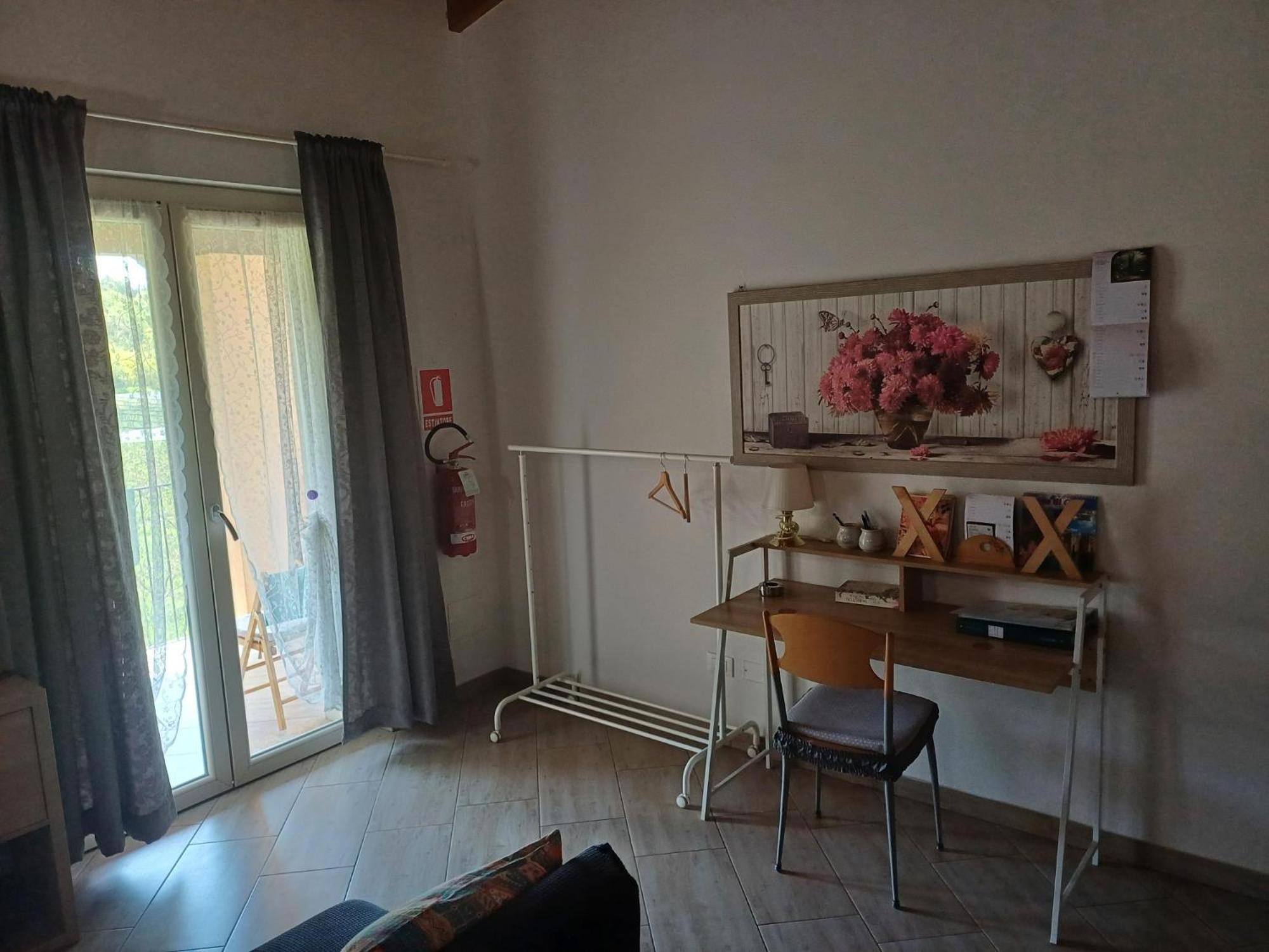 Cascina Legnago Trilocale A 6 Chilometri Da Salo' Daire Villanuova sul clisi Dış mekan fotoğraf